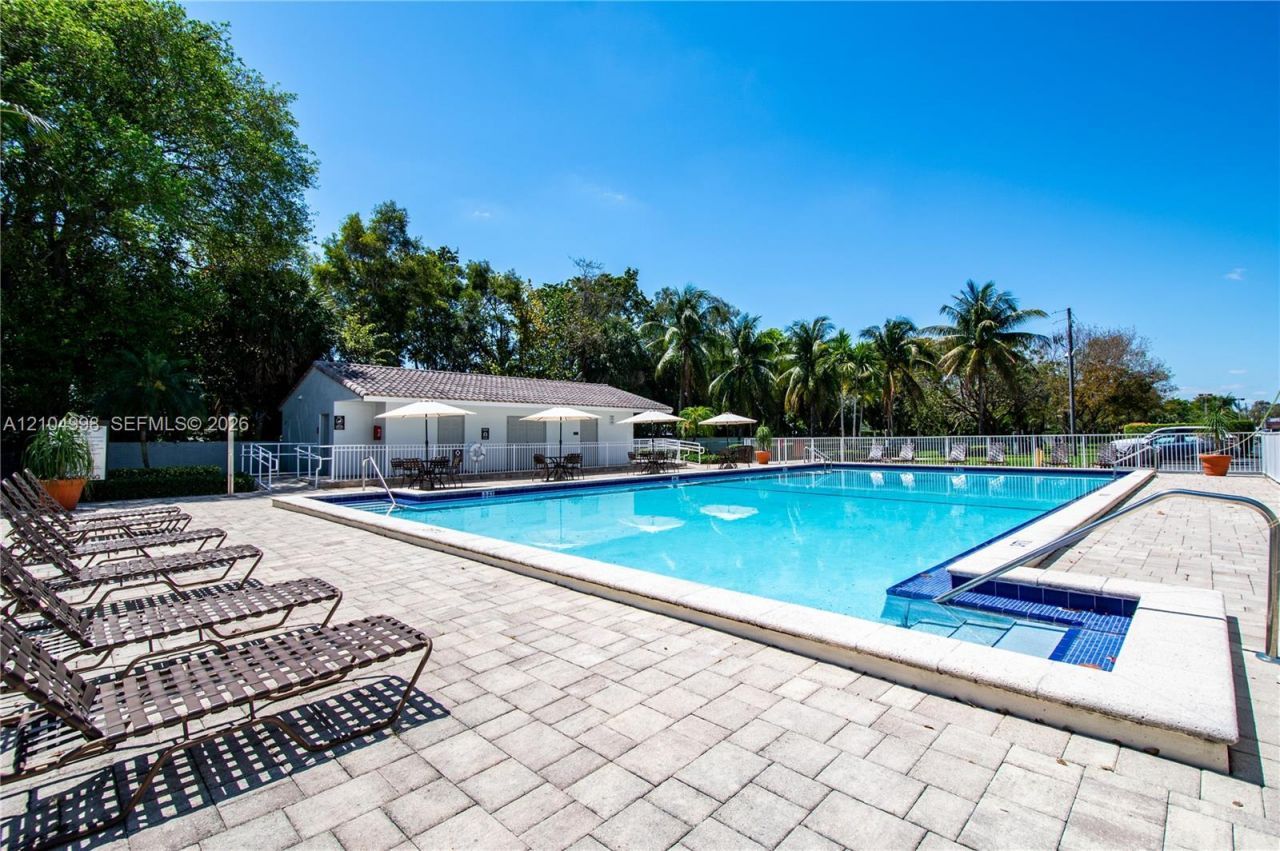 1900 Sans Souci Blvd , Unit 129, North Miami, FL 33181 Photo