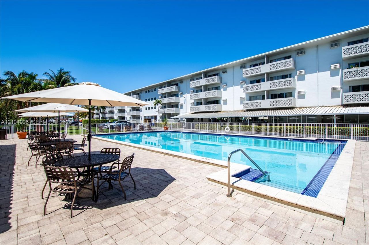 1900 Sans Souci Blvd , Unit 129, North Miami, FL 33181 Photo