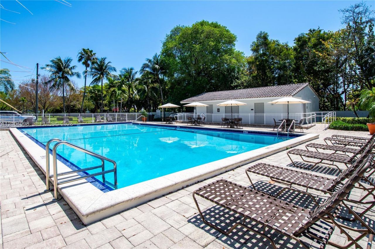 1900 Sans Souci Blvd , Unit 129, North Miami, FL 33181 Photo