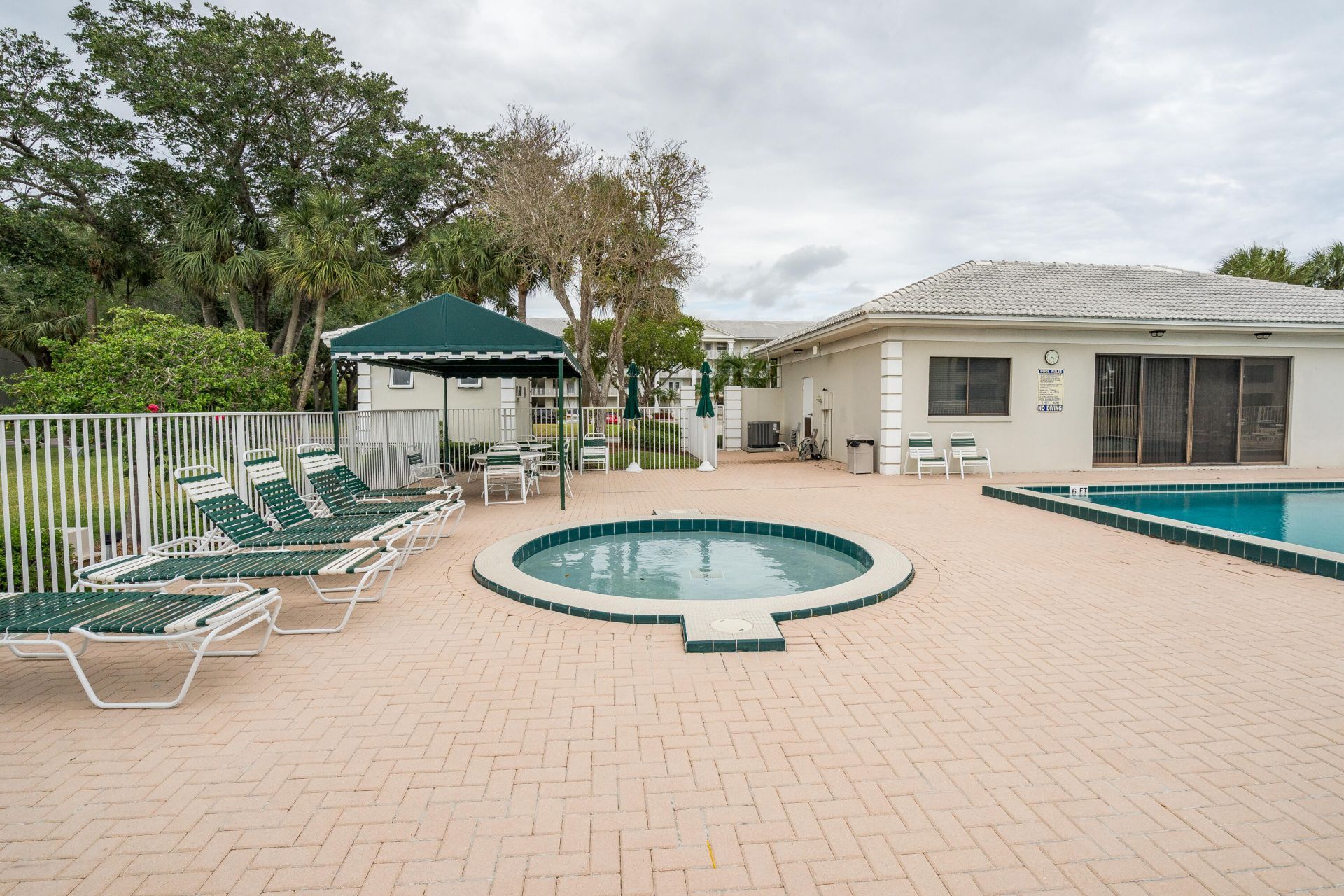 6037 Balboa Circle, Unit 403, Boca Raton, FL 33433 Photo