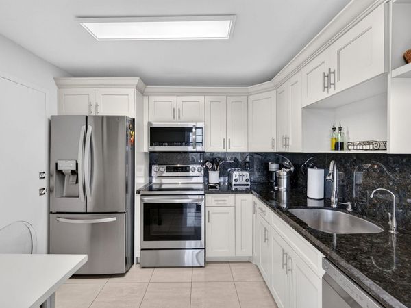 1170 N FEDERAL Highway, Unit 512, Fort Lauderdale, FL 33304