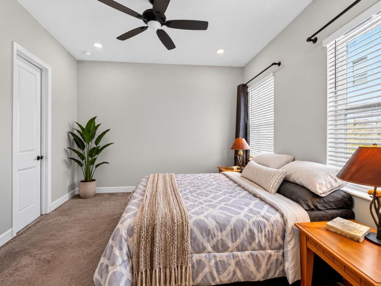 2555 Ruffing Court , Sarasota, FL 34237 Photo