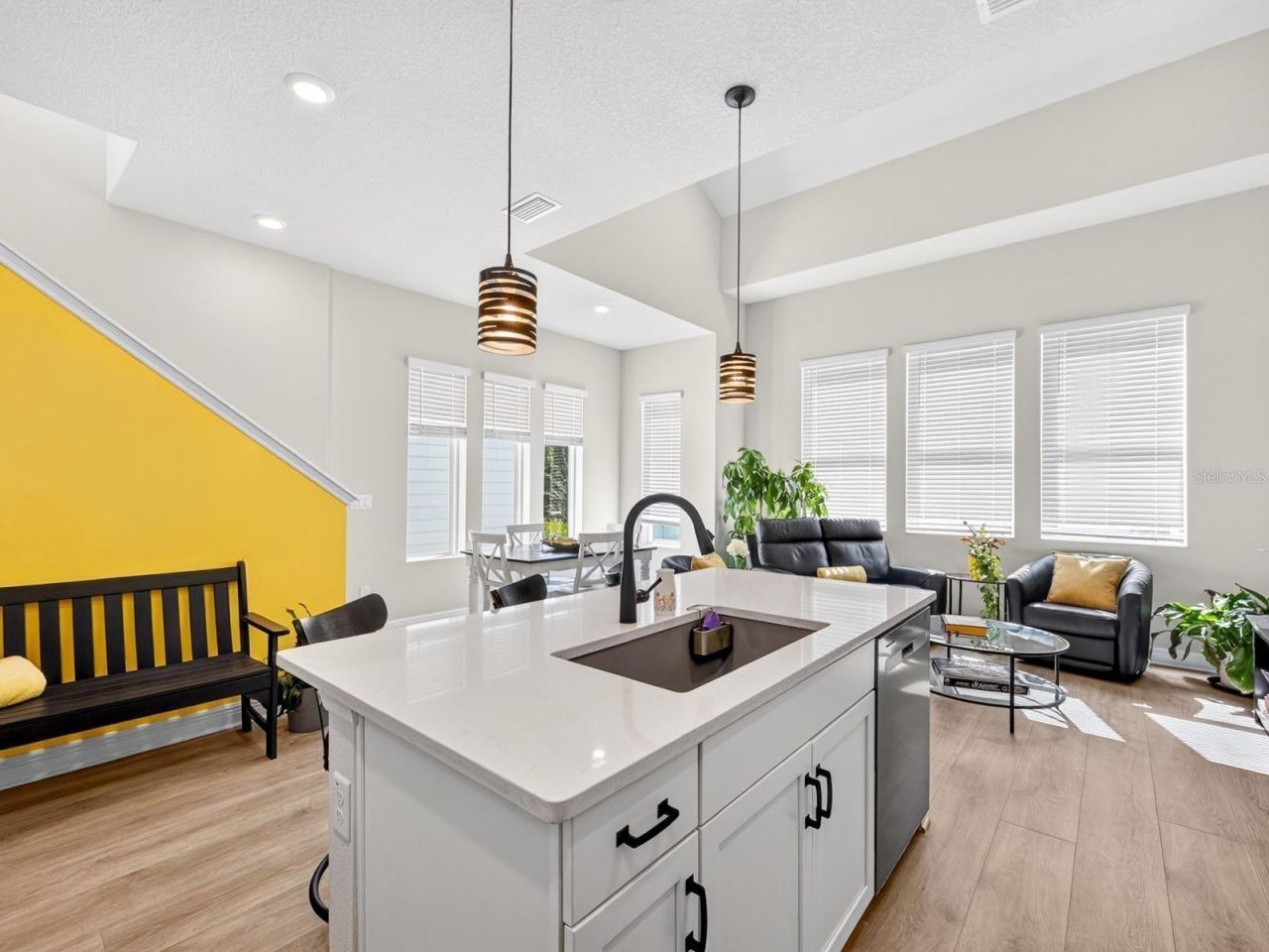 2555 Ruffing Court , Sarasota, FL 34237 Photo