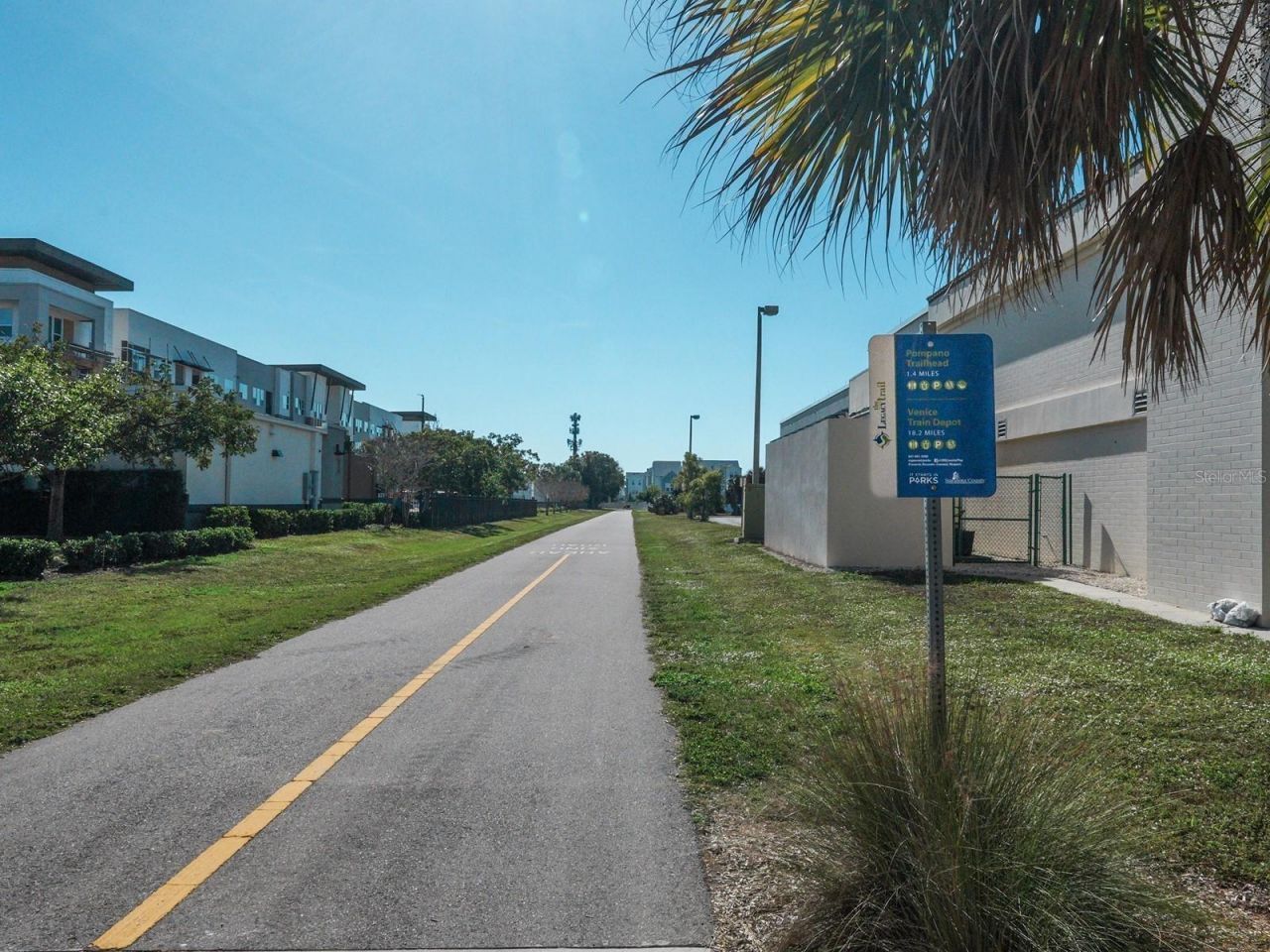 2555 Ruffing Court , Sarasota, FL 34237 Photo
