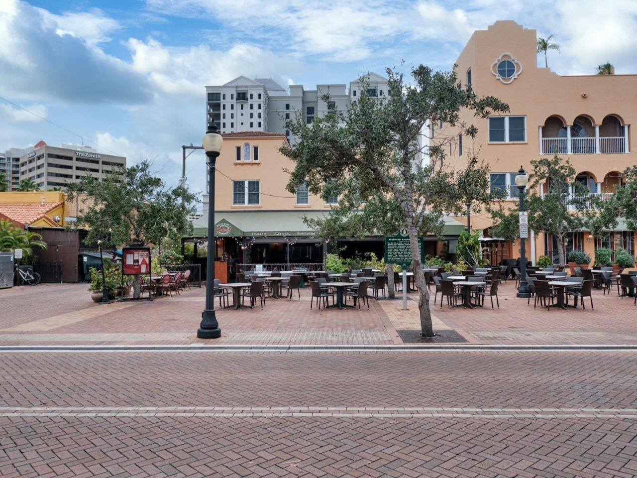 2555 Ruffing Court , Sarasota, FL 34237 Photo