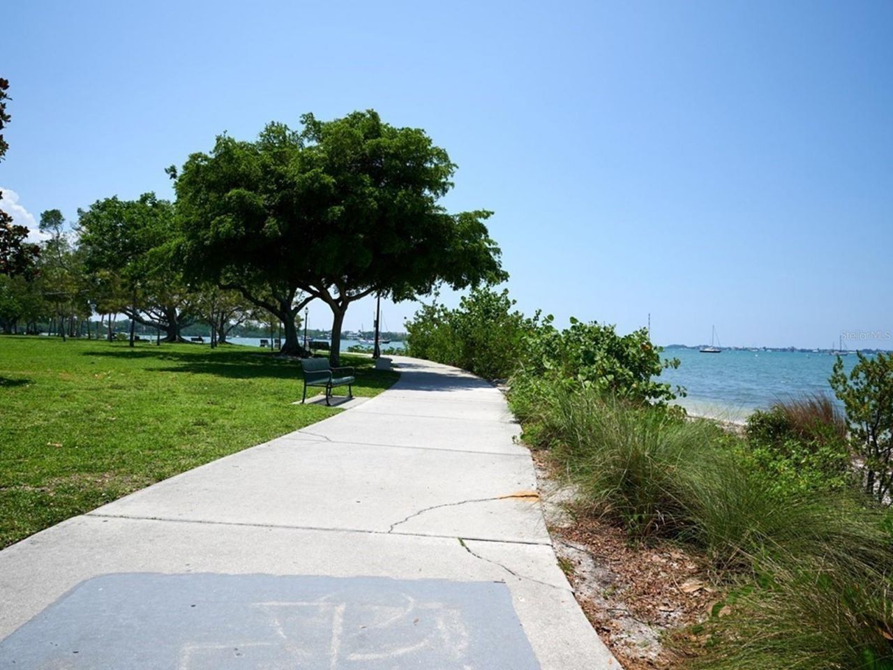 2555 Ruffing Court , Sarasota, FL 34237 Photo