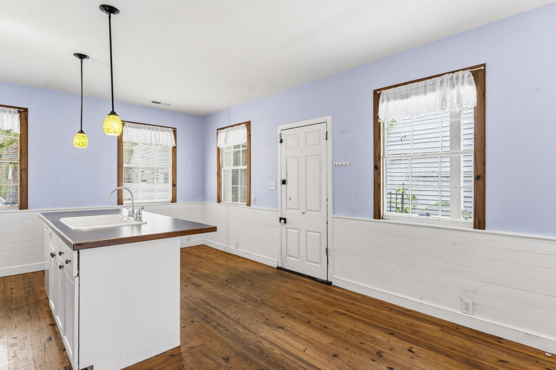 4 Bogard Street Photo 6