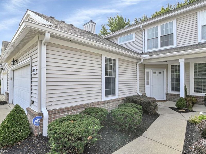 2708 Wyndgate Court , Westlake, OH 44145 Photo 6