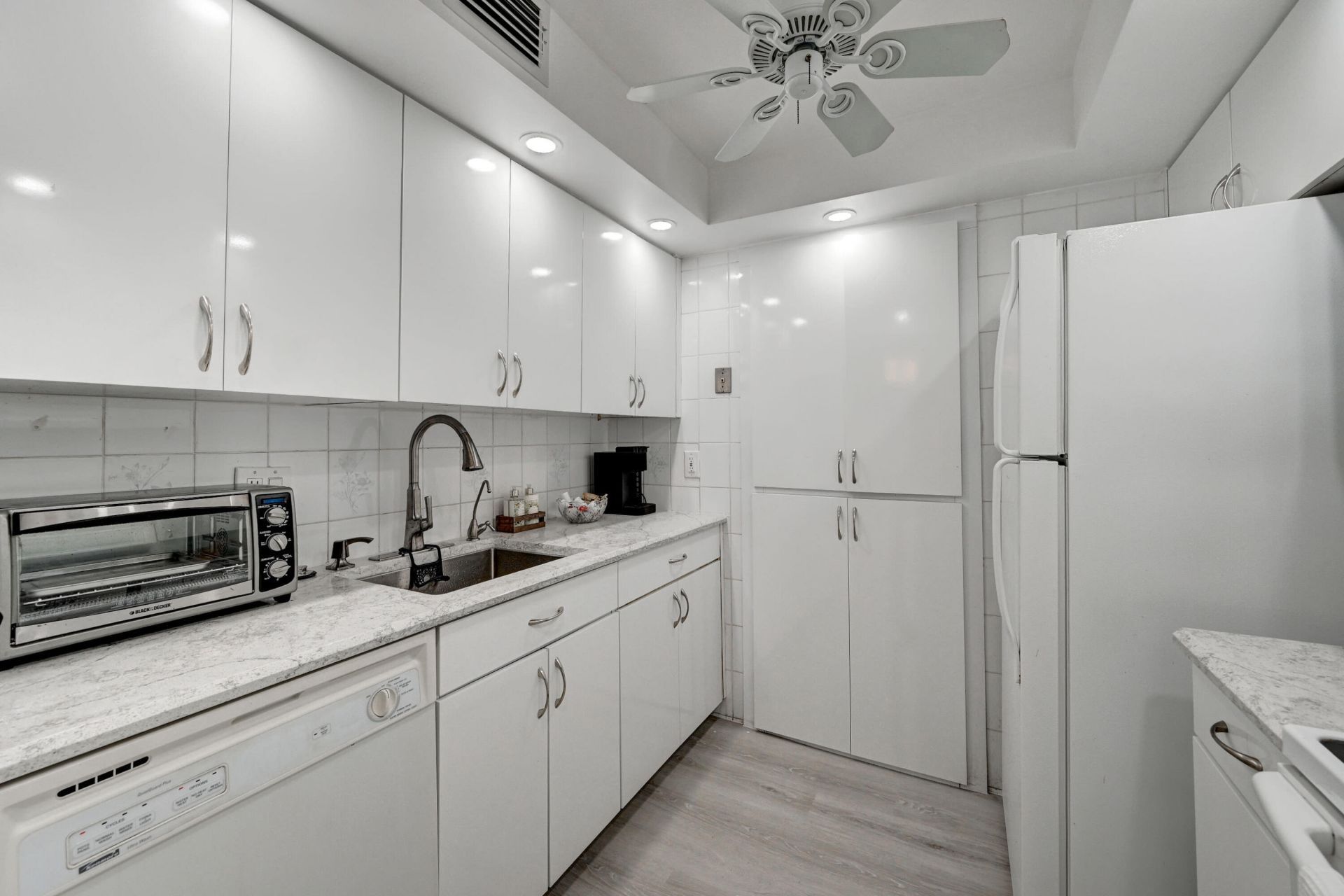 111 Briny Avenue, Unit 410, Pompano Beach, FL 33062 Photo