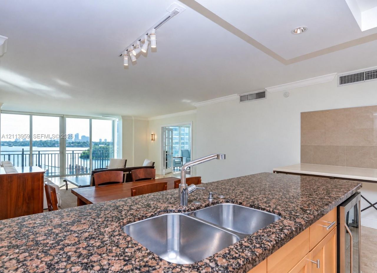 770 NE 69th St , Unit 3H, Miami, FL 33138 Photo
