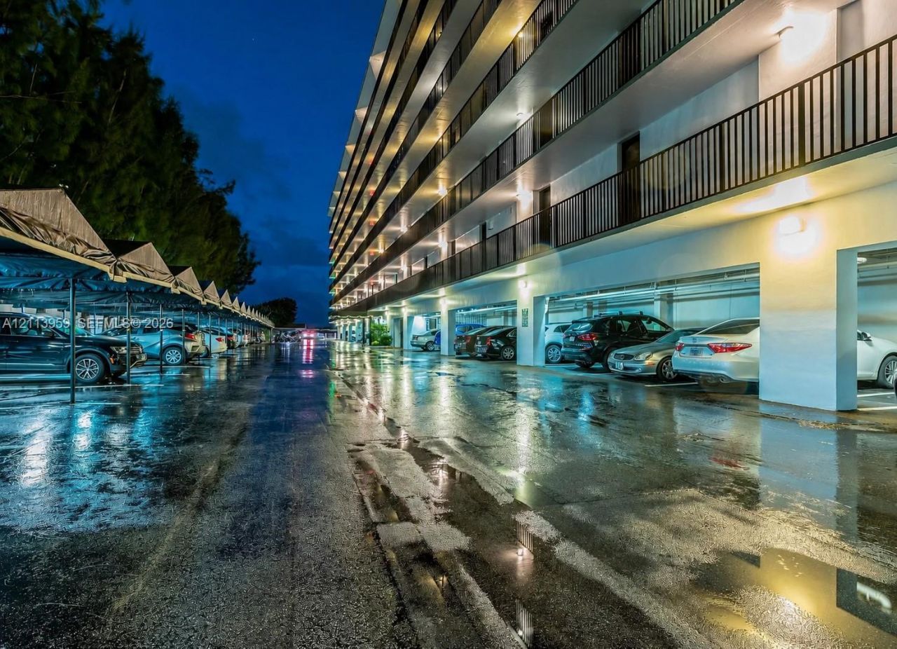 770 NE 69th St , Unit 3H, Miami, FL 33138 Photo