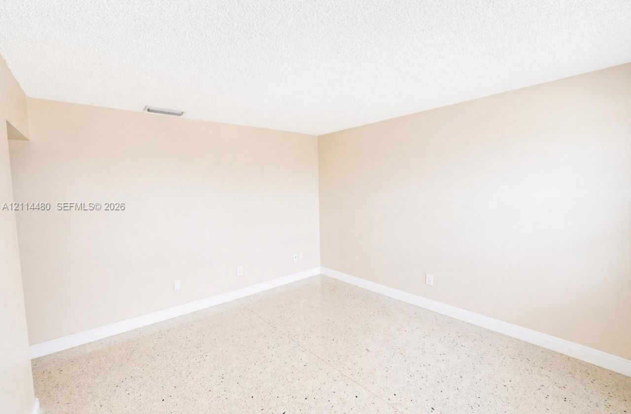 2315 W Okeechobee Rd , Unit 106, Hialeah, FL 33010 Photo