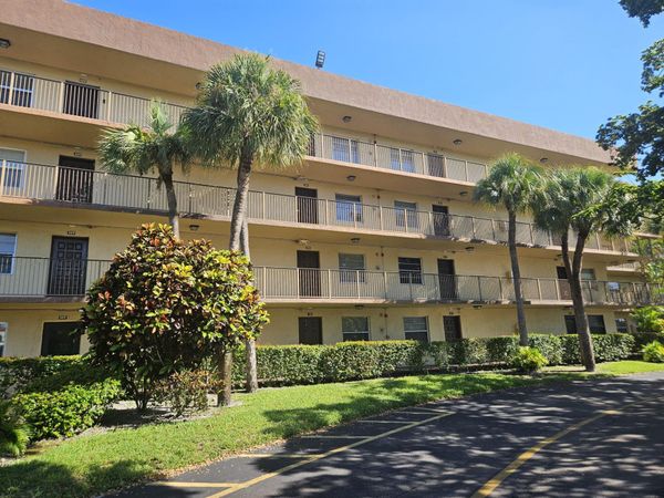 3121 NW 47TH Terrace, Unit 210, Lauderdale Lakes, FL 33319