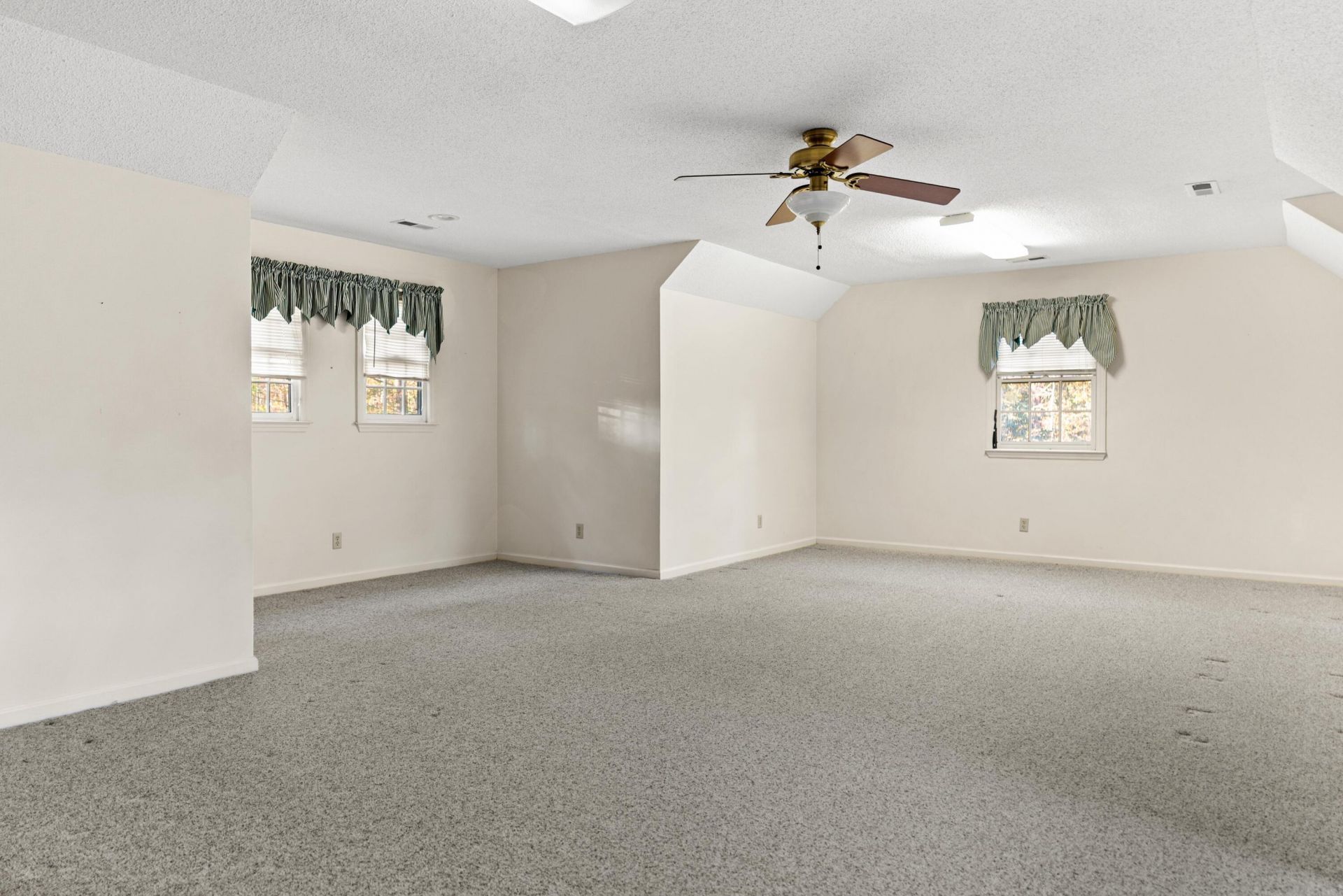 519 Willington Drive Photo 21