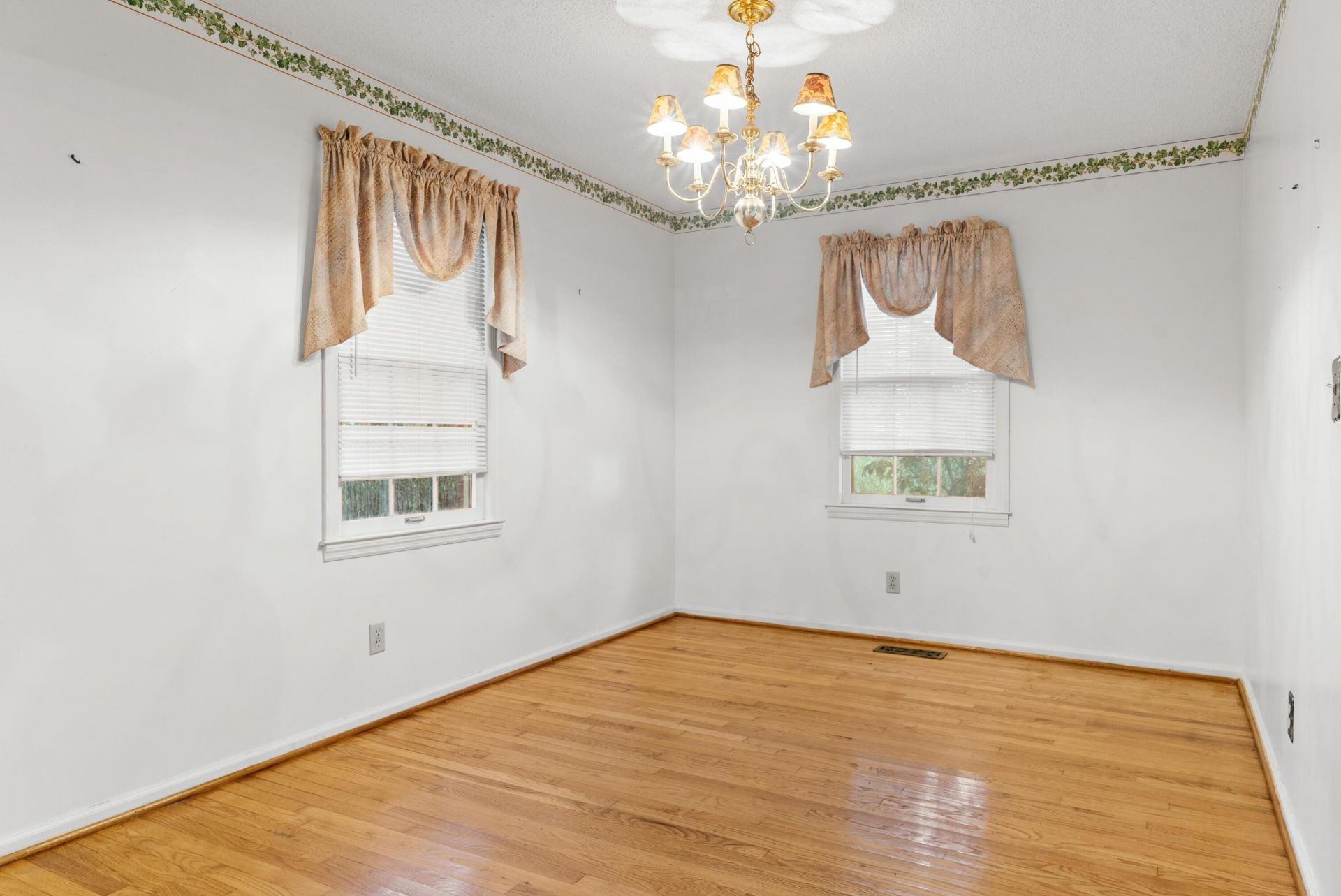 519 Willington Drive Photo 9