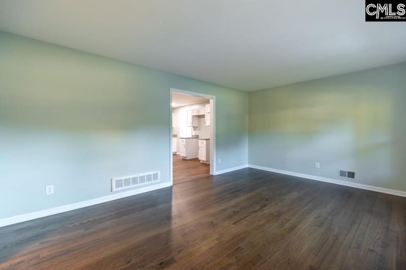 4024 Evergreen Drive  Photo 4