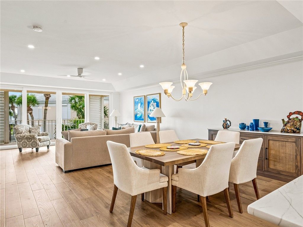 1250 W Southwinds Boulevard, Unit 317, Vero Beach, FL 32963 Photo