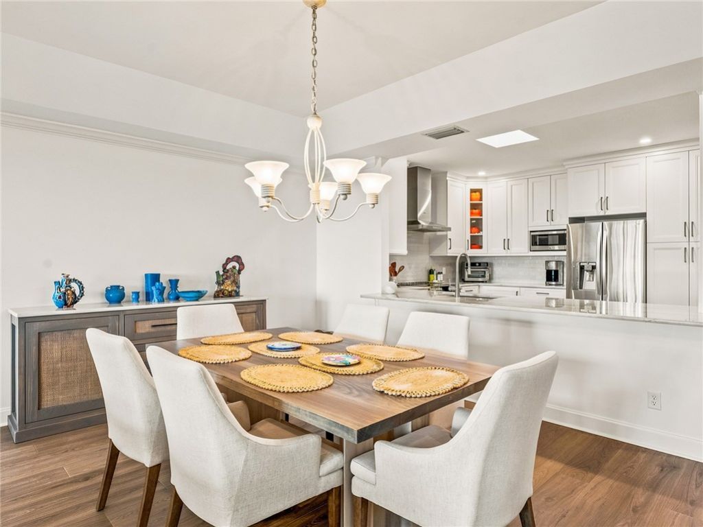 1250 W Southwinds Boulevard, Unit 317, Vero Beach, FL 32963 Photo