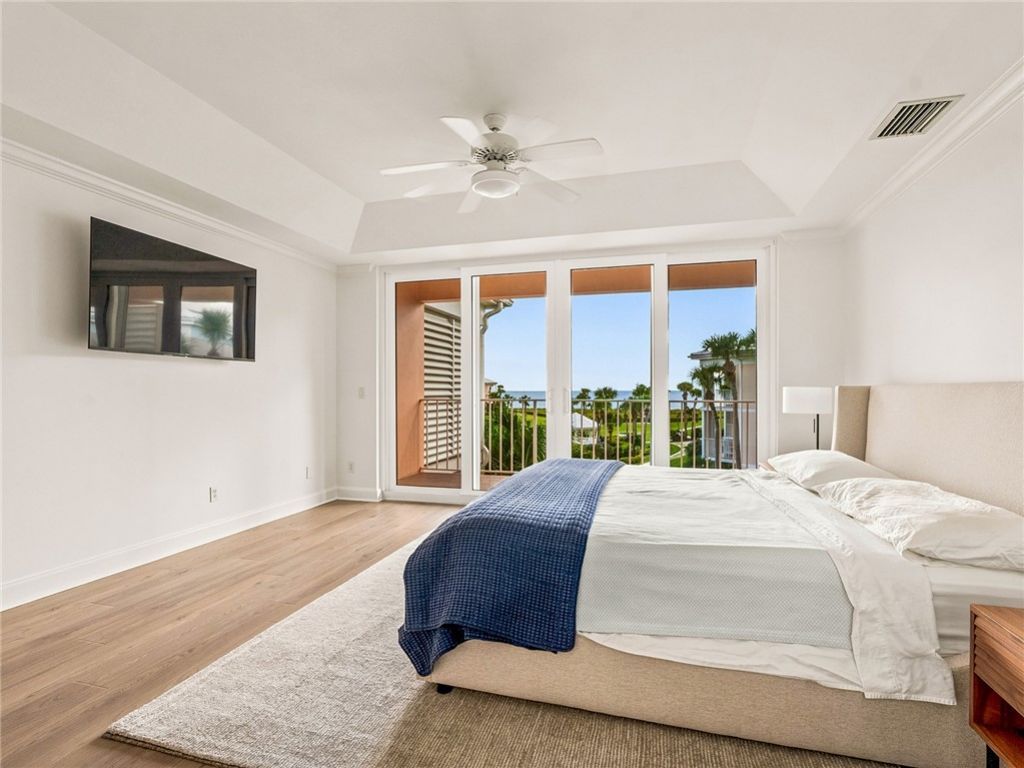 1250 W Southwinds Boulevard, Unit 317, Vero Beach, FL 32963 Photo