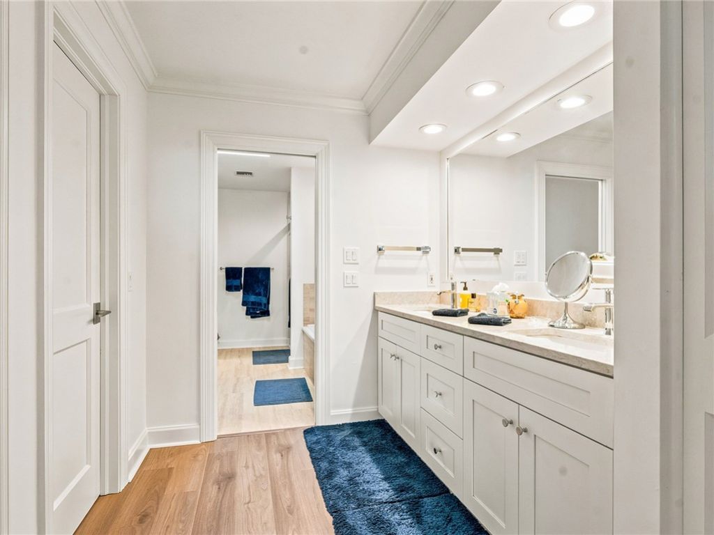 1250 W Southwinds Boulevard, Unit 317, Vero Beach, FL 32963 Photo