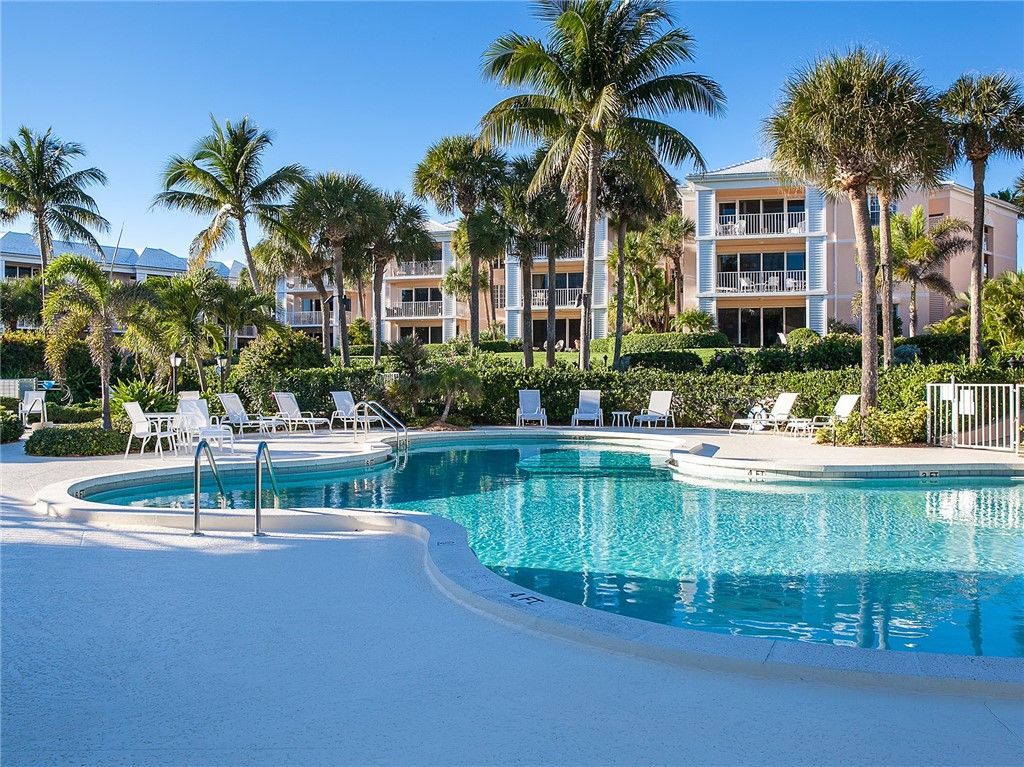 1250 W Southwinds Boulevard, Unit 317, Vero Beach, FL 32963 Photo