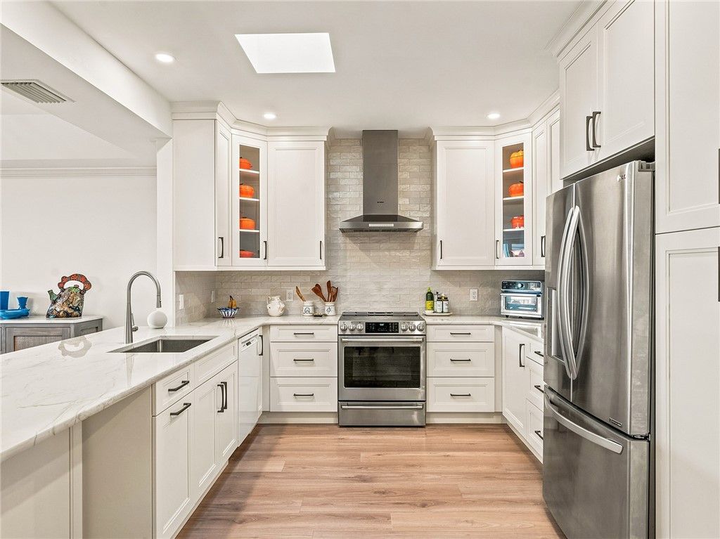 1250 W Southwinds Boulevard, Unit 317, Vero Beach, FL 32963 Photo