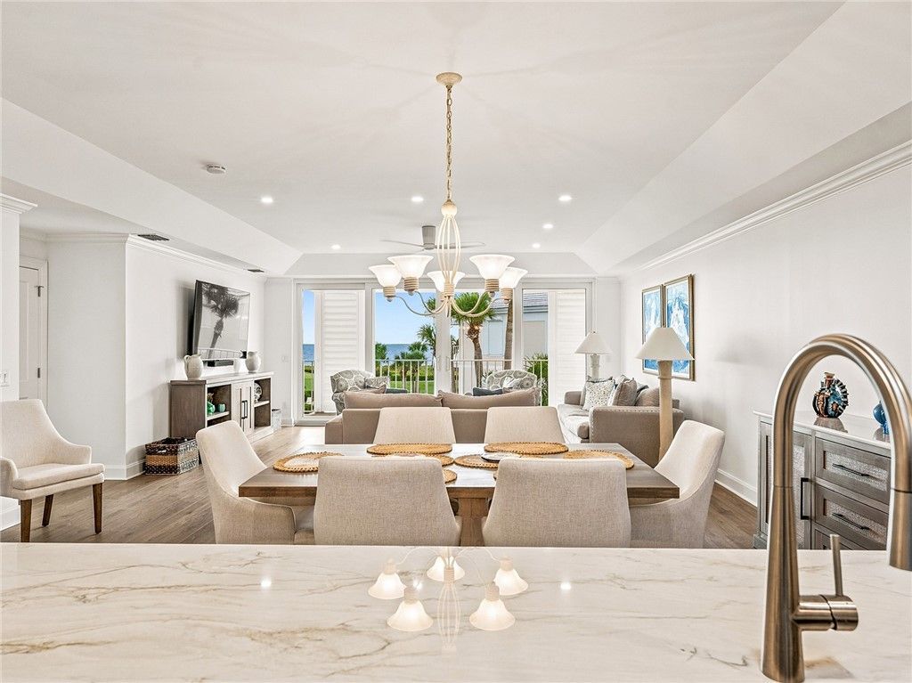 1250 W Southwinds Boulevard, Unit 317, Vero Beach, FL 32963 Photo