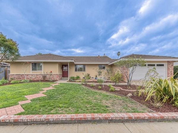 22478 Estoque Place, Salinas, CA 93908