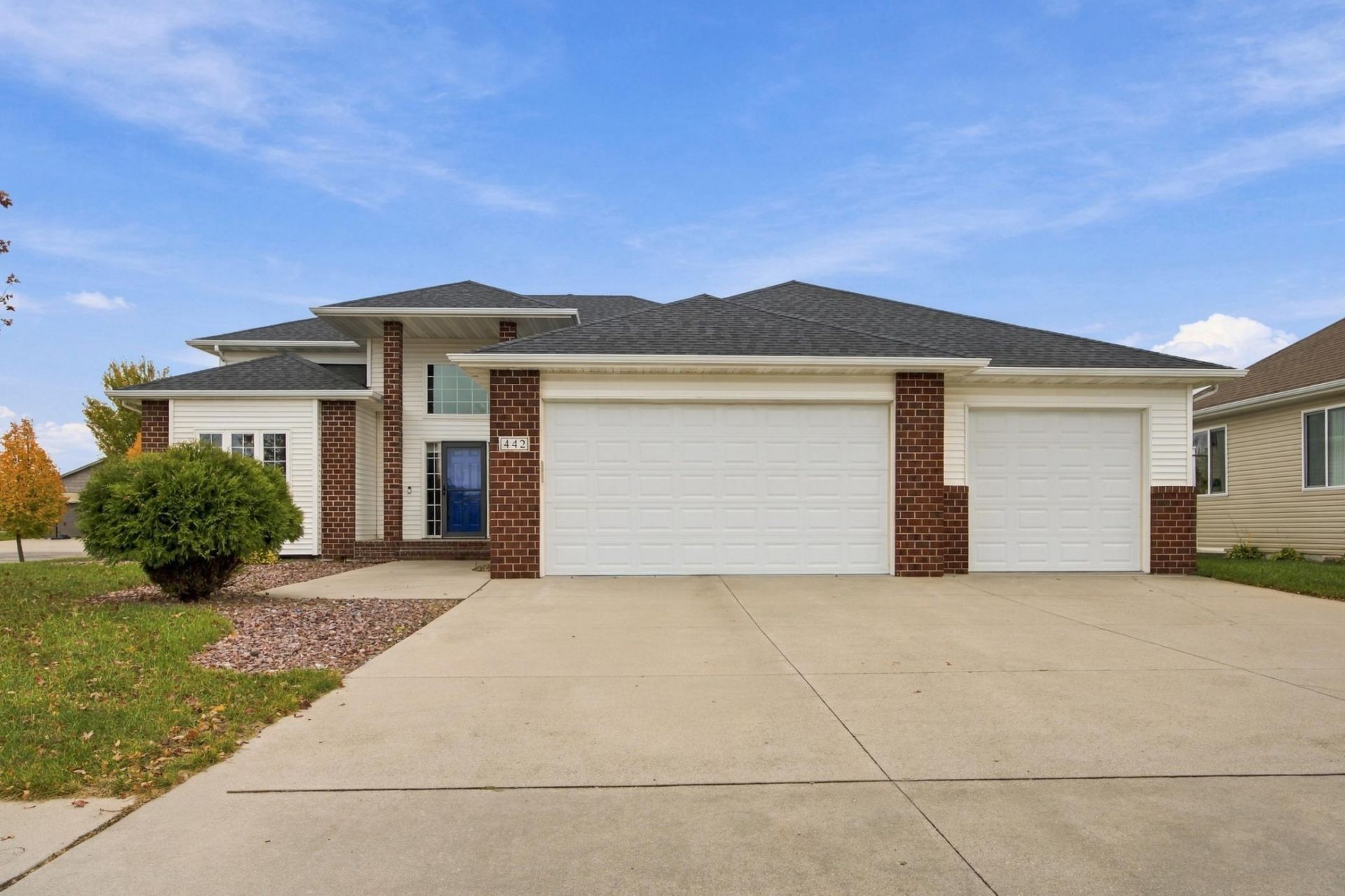 442 33rd Street N, Moorhead, MN 56560 Main Photo
