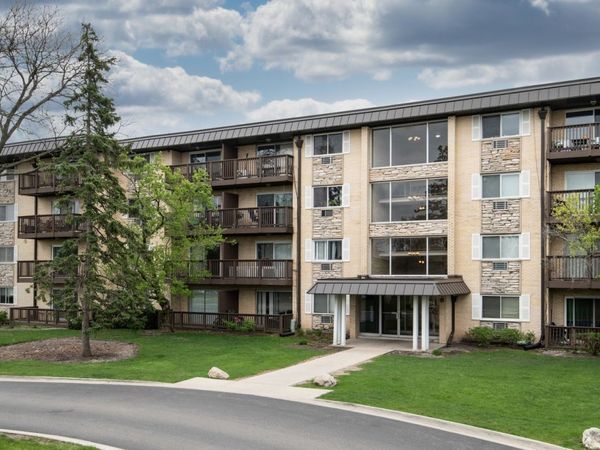 2214 S Goebbert Road , Unit 176, Arlington Heights, IL 60005