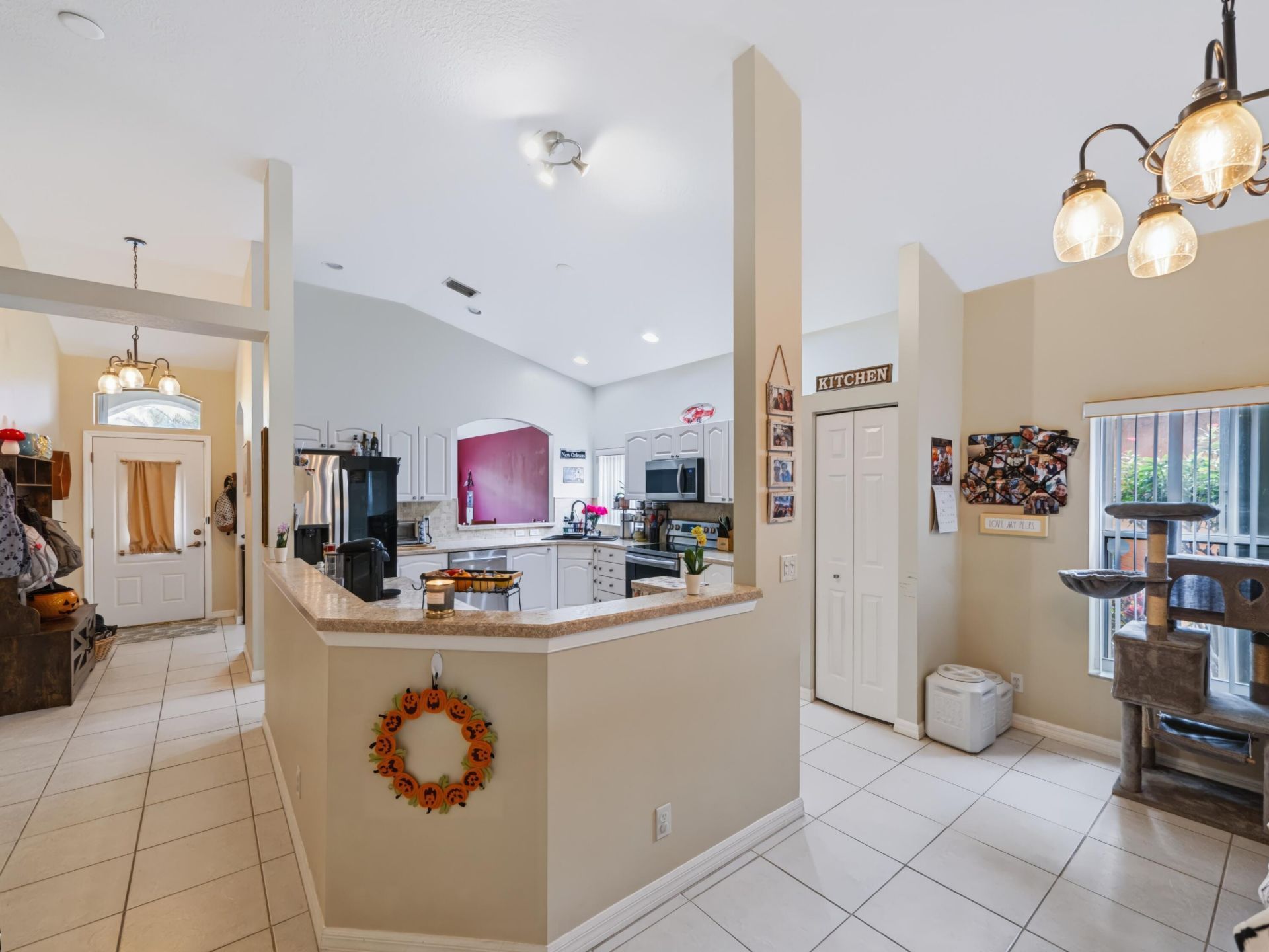 8071 Via Hacienda, Riviera Beach, FL 33418 Photo