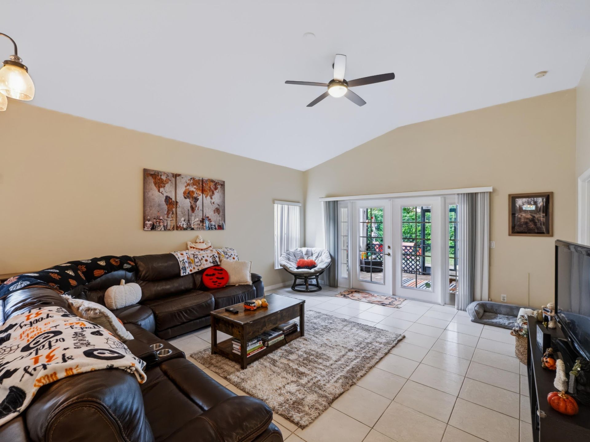 8071 Via Hacienda, Riviera Beach, FL 33418 Photo