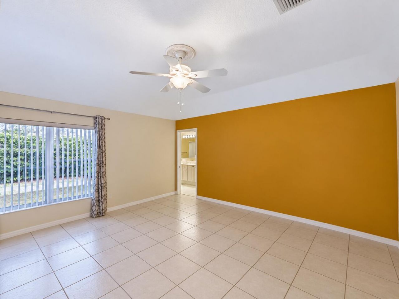 8071 Via Hacienda, Riviera Beach, FL 33418 Photo