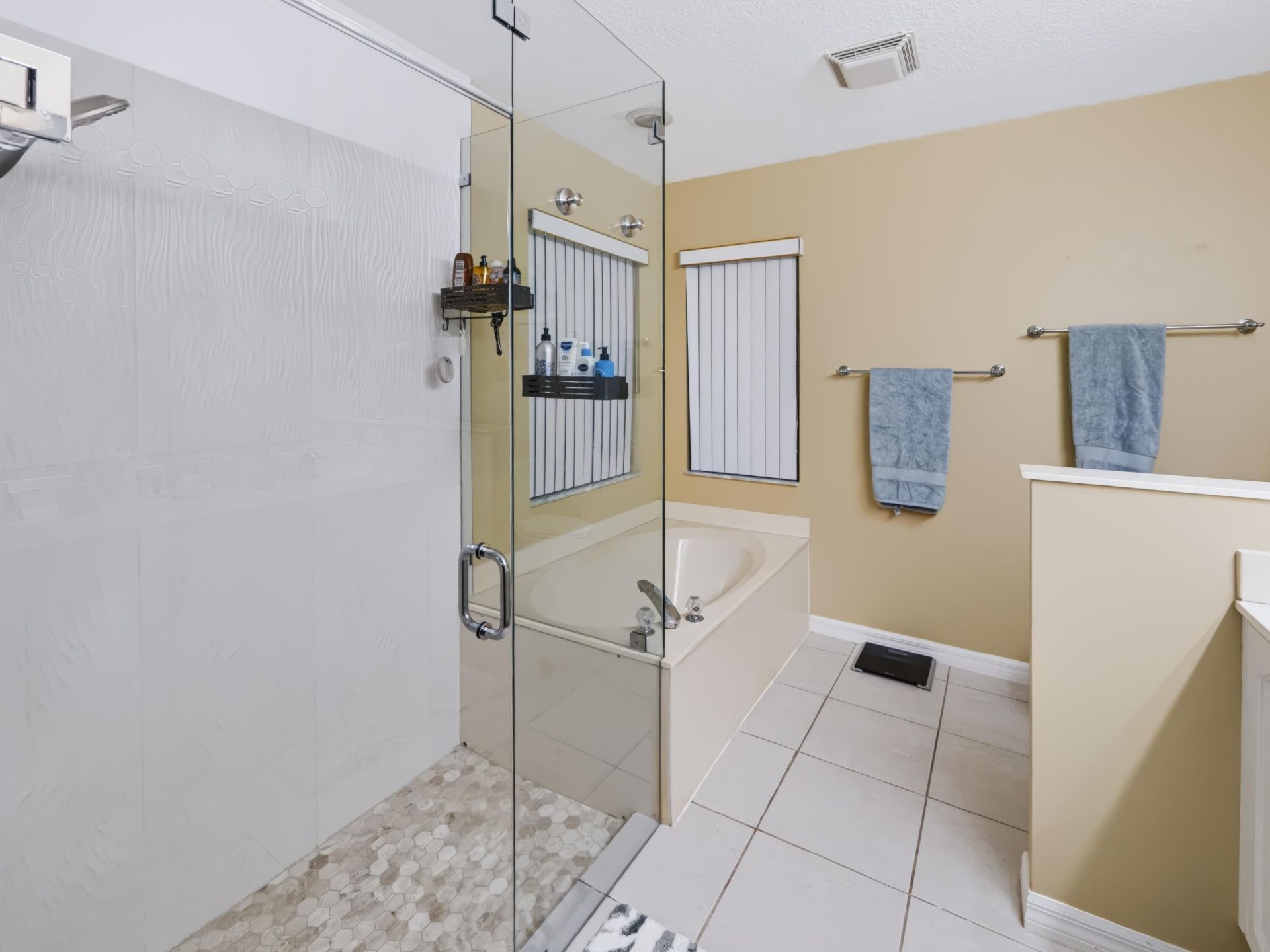 8071 Via Hacienda, Riviera Beach, FL 33418 Photo
