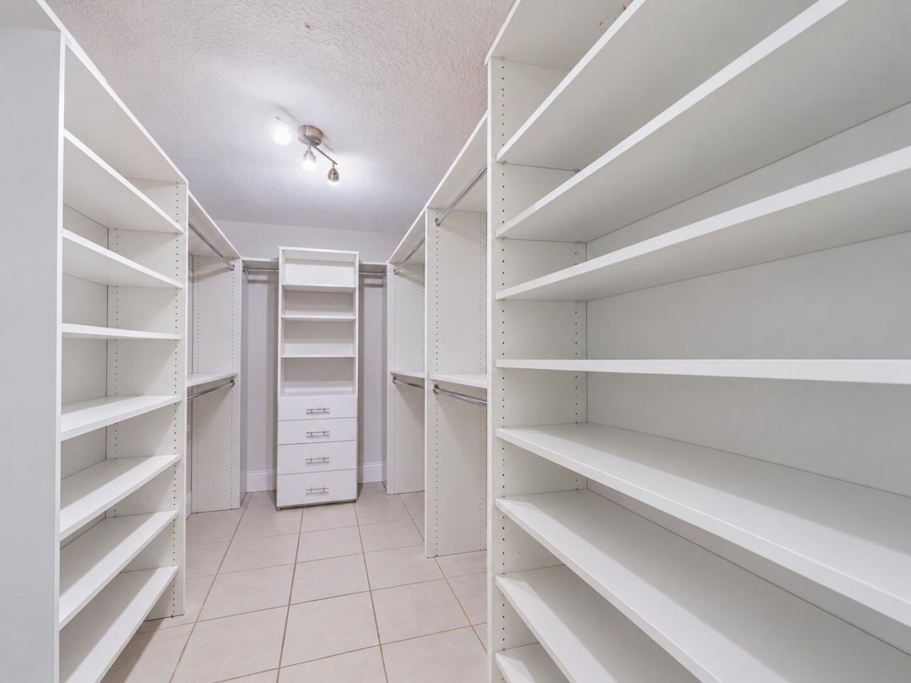 8071 Via Hacienda, Riviera Beach, FL 33418 Photo