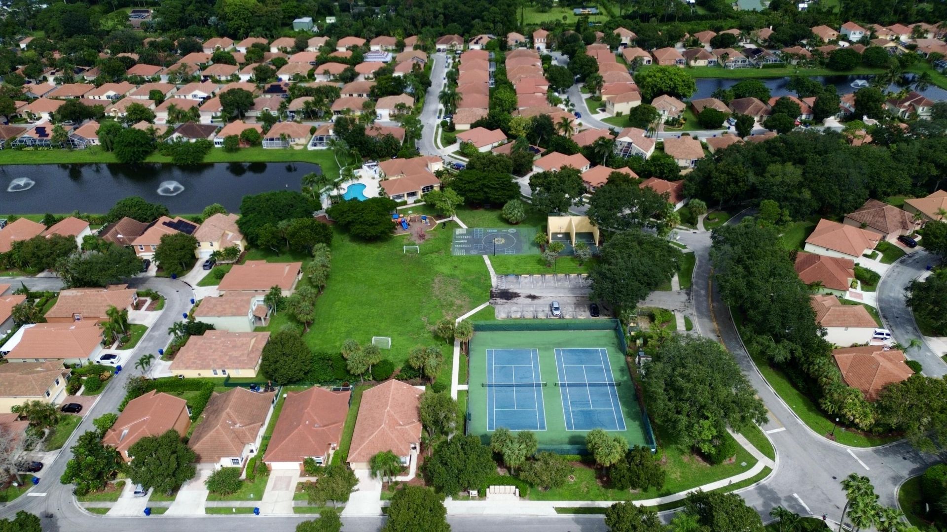 8071 Via Hacienda, Riviera Beach, FL 33418 Photo