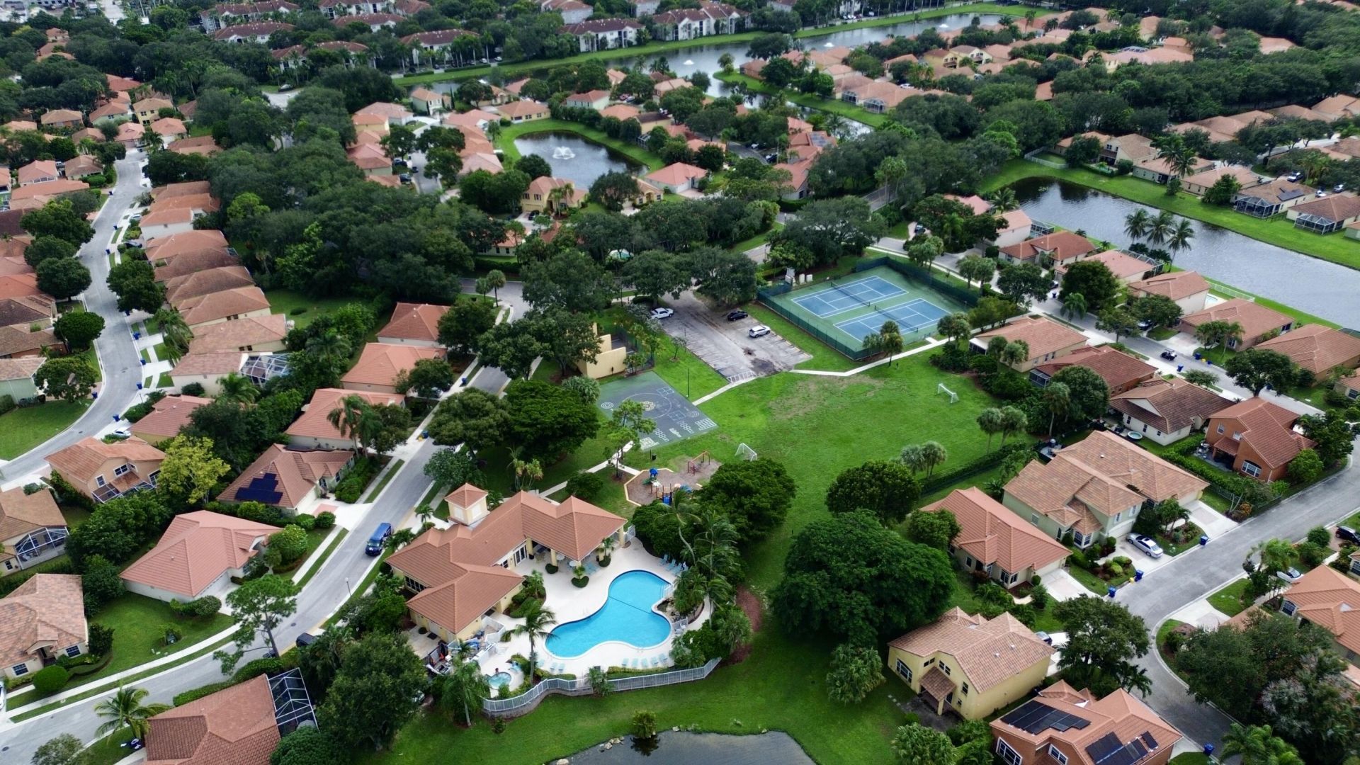 8071 Via Hacienda, Riviera Beach, FL 33418 Photo