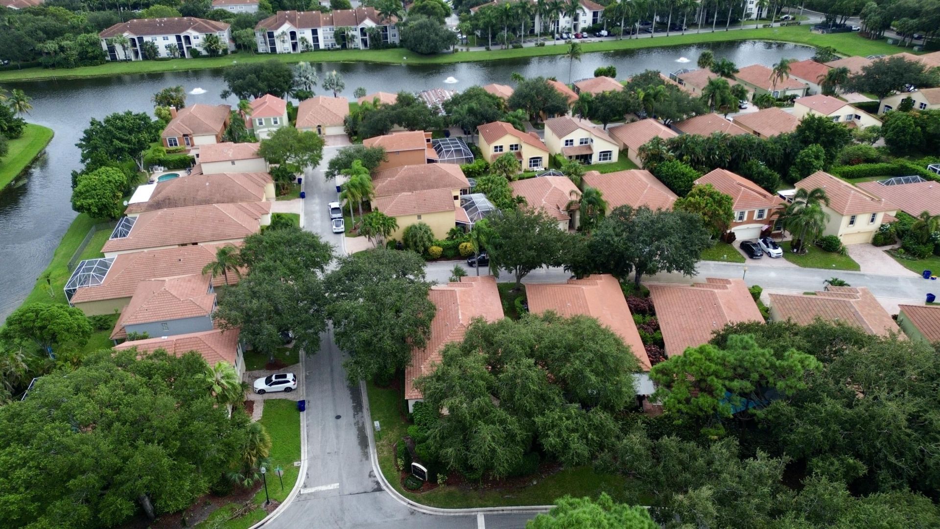 8071 Via Hacienda, Riviera Beach, FL 33418 Photo