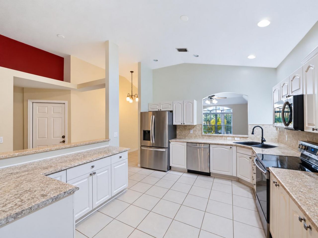 8071 Via Hacienda, Riviera Beach, FL 33418 Photo