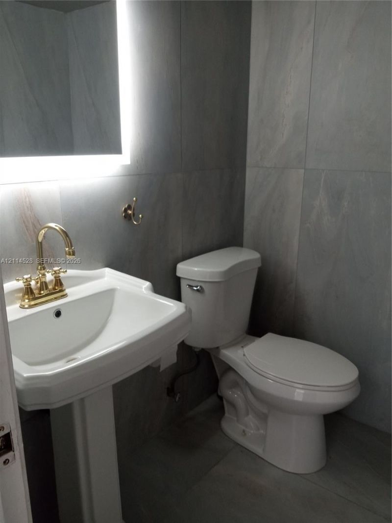 2400 Presidential Way , Unit 1205, West Palm Beach, FL 33401 Photo