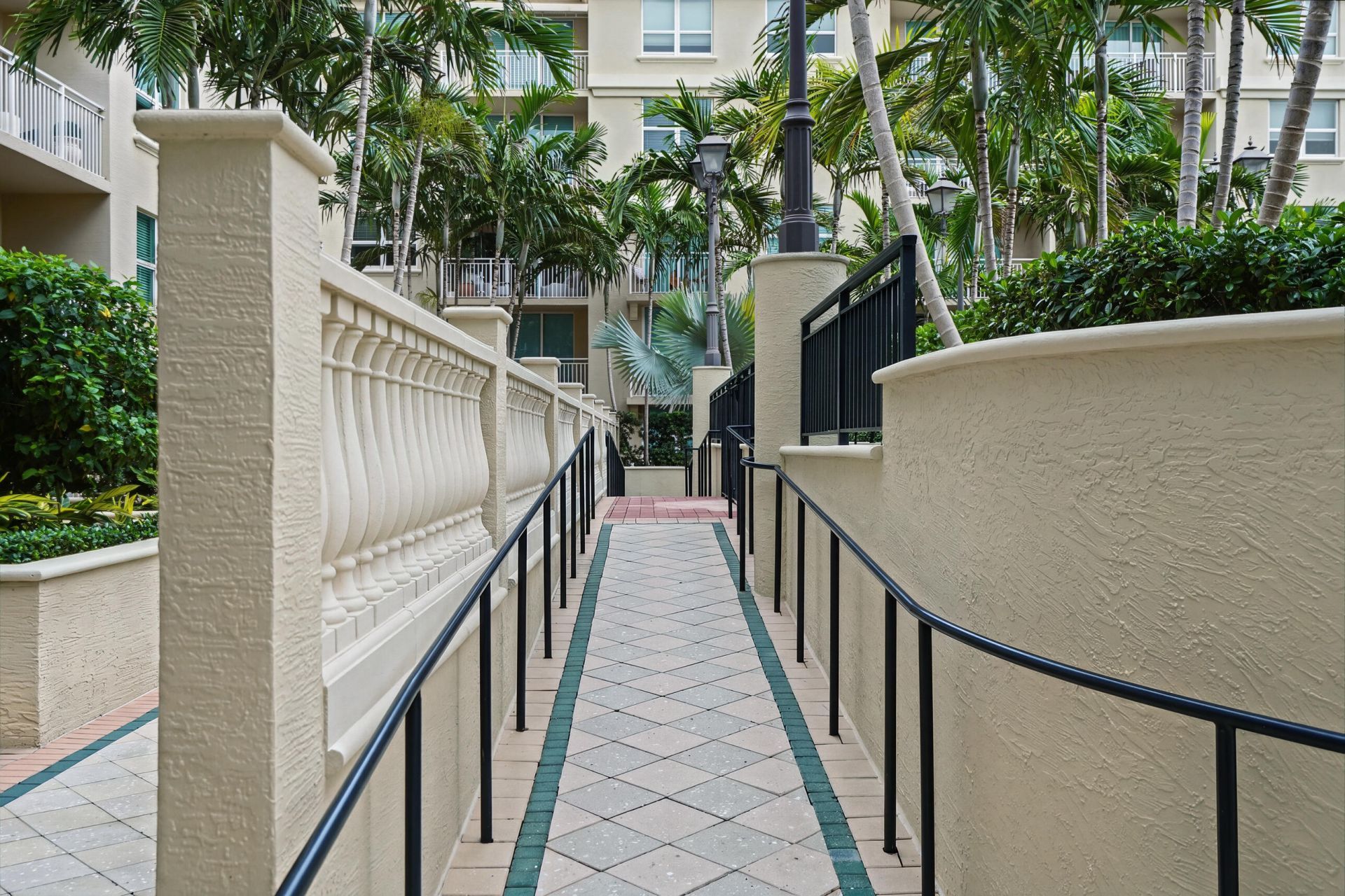 99 SE Mizner Boulevard, Unit 602, Boca Raton, FL 33432 Photo