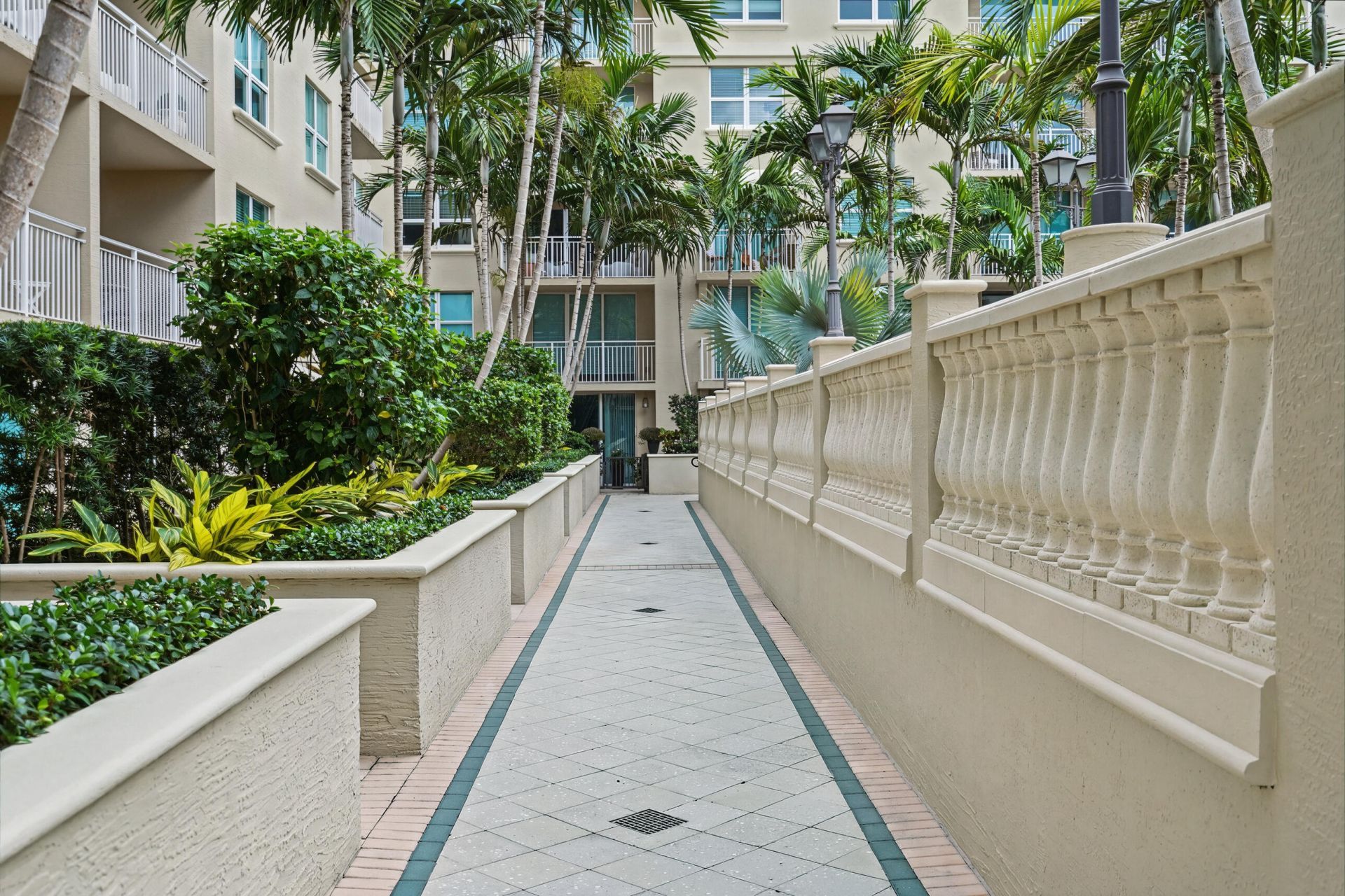 99 SE Mizner Boulevard, Unit 602, Boca Raton, FL 33432 Photo
