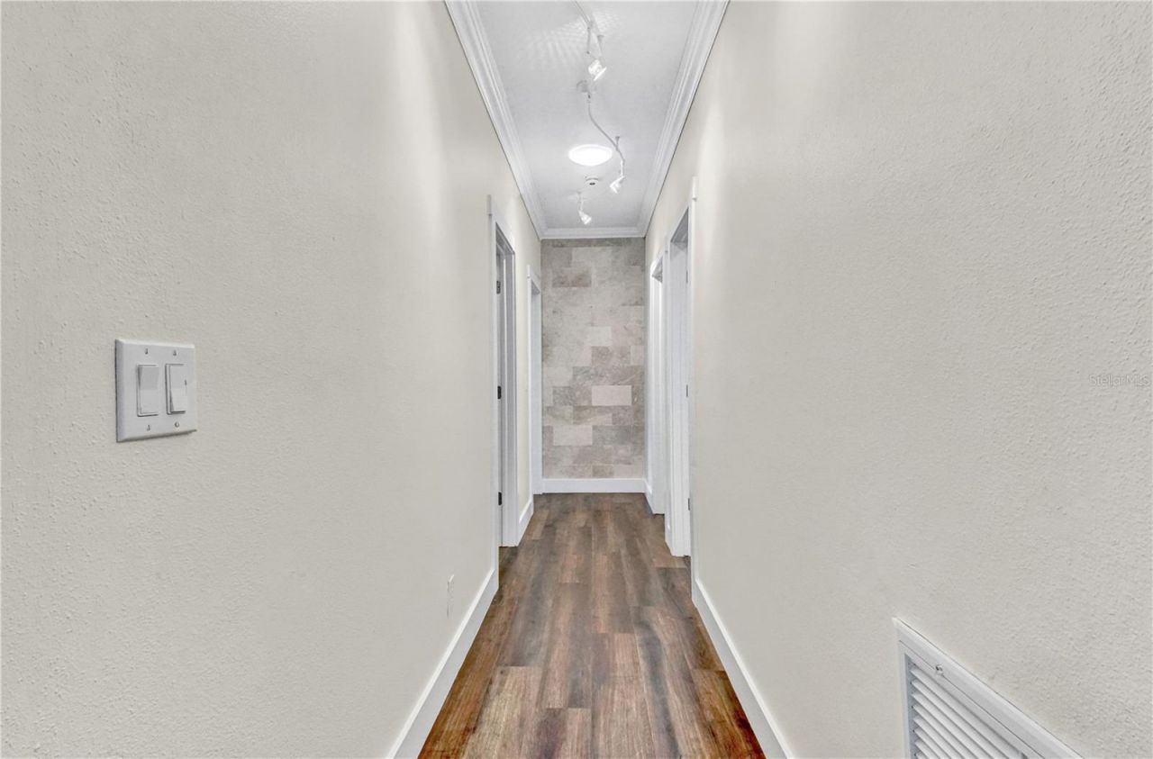 16418 Winburn Drive, Sarasota, FL 34240 Photo