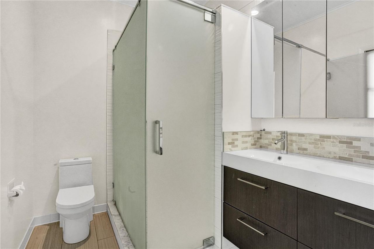 16418 Winburn Drive, Sarasota, FL 34240 Photo