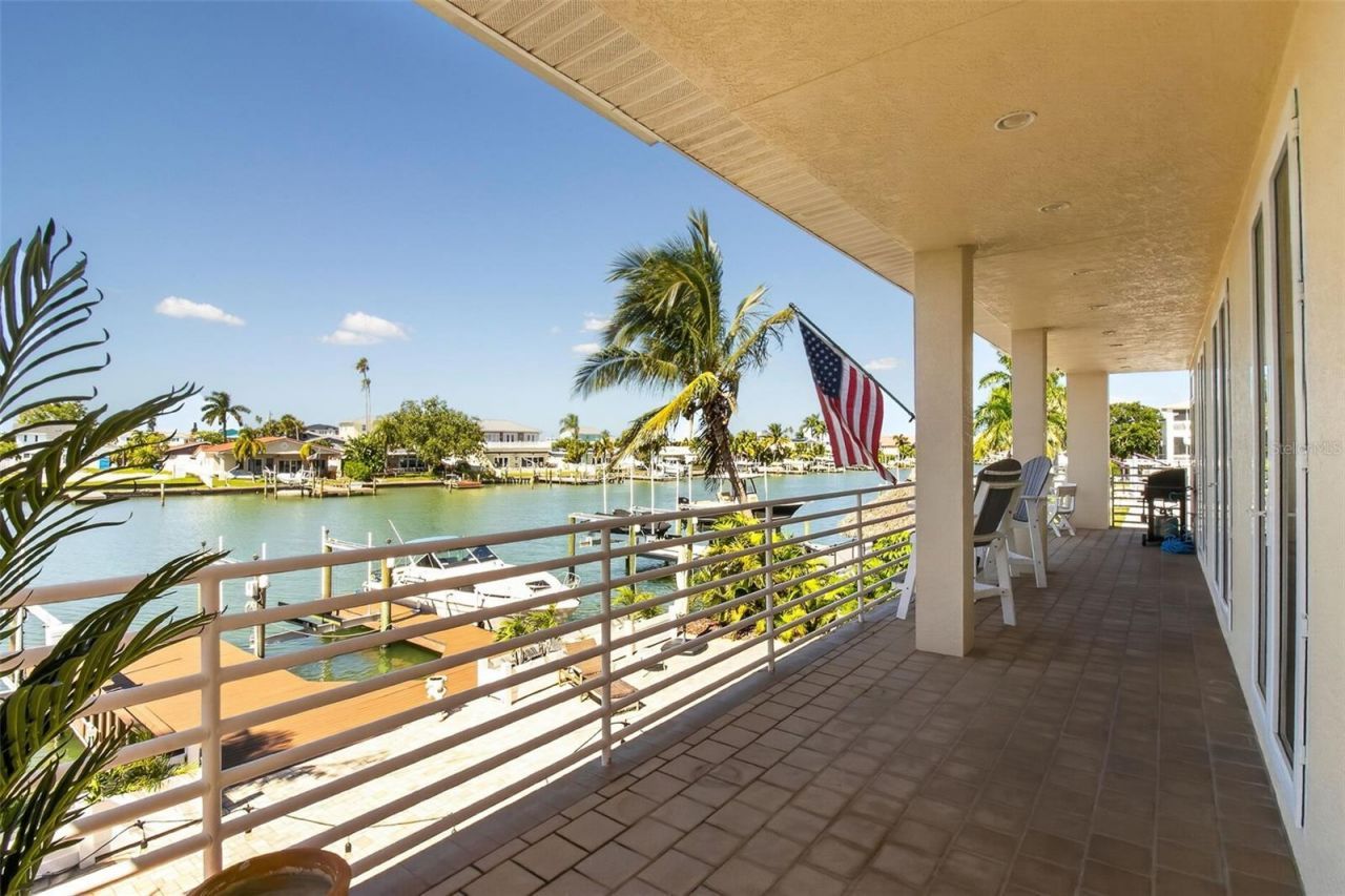 532 Johns Pass Avenue, Madeira Beach, FL 33708 Photo