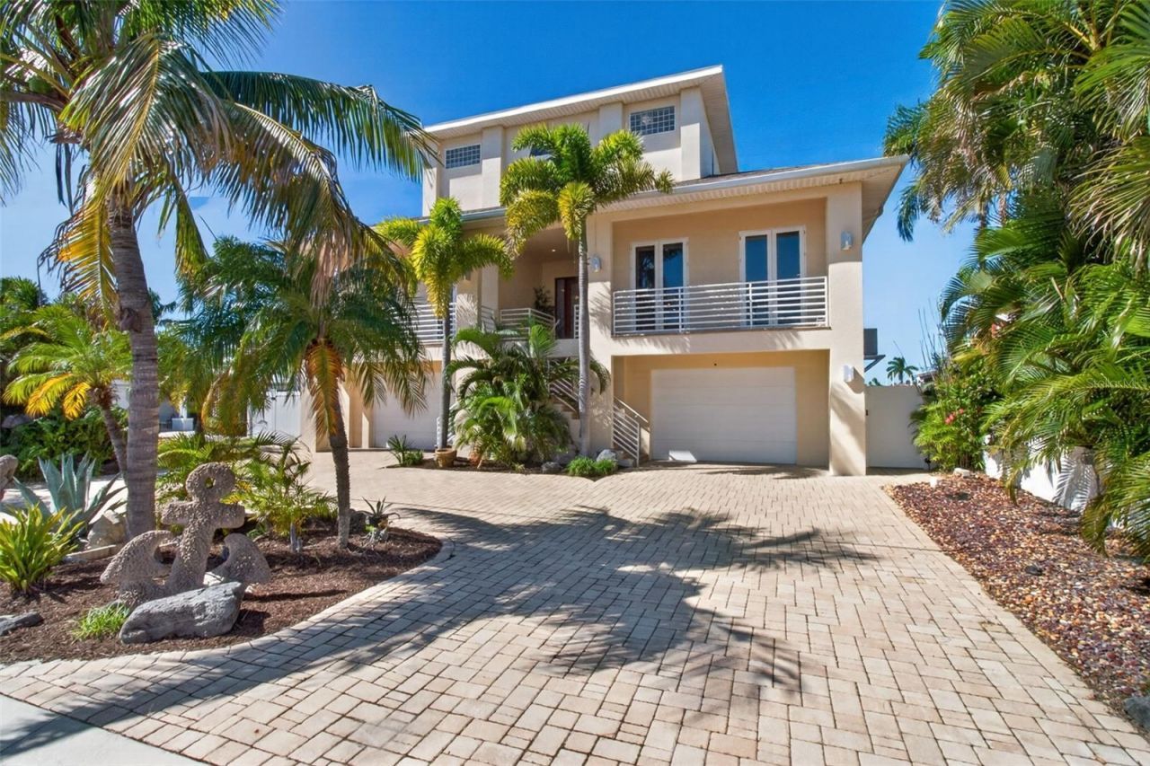 532 Johns Pass Avenue, Madeira Beach, FL 33708 Photo