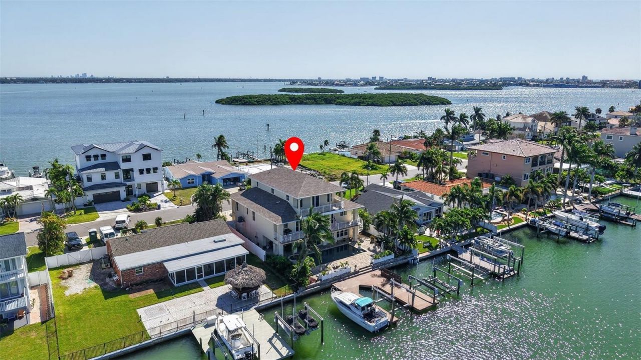 532 Johns Pass Avenue, Madeira Beach, FL 33708 Photo