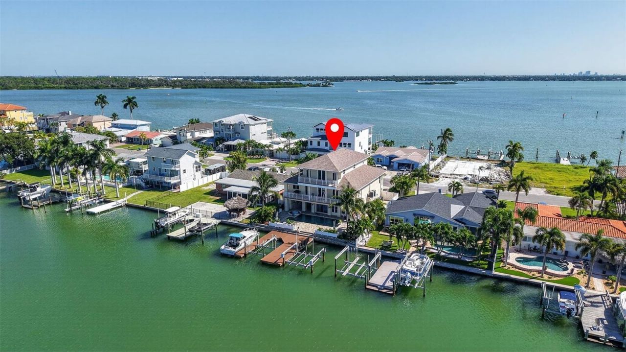 532 Johns Pass Avenue, Madeira Beach, FL 33708 Photo