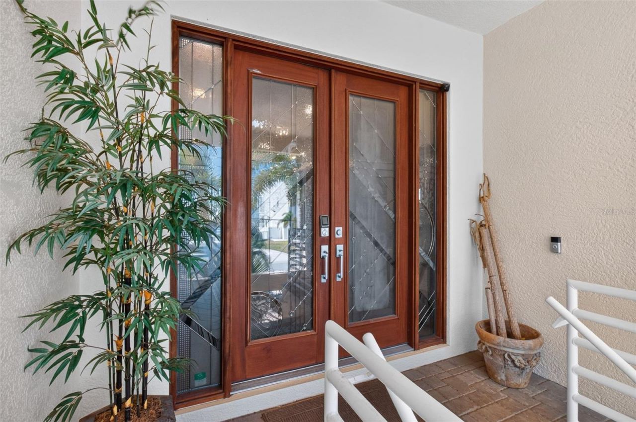 532 Johns Pass Avenue, Madeira Beach, FL 33708 Photo