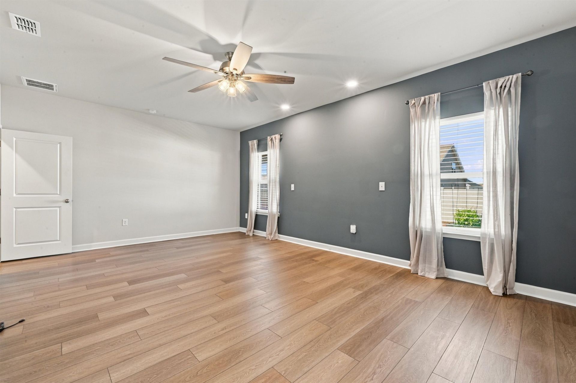 273 Valerio St. Photo 31
